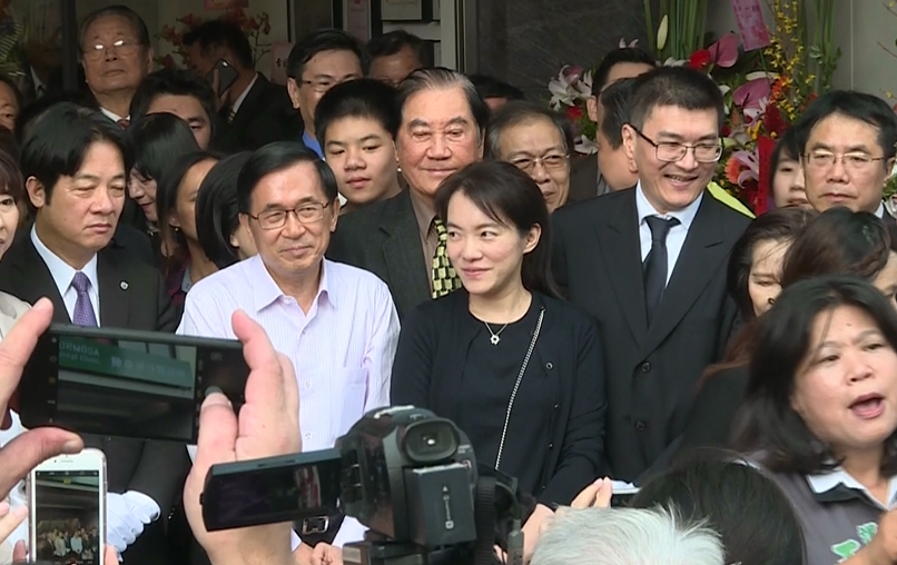 陳幸妤認離婚「開撕趙建銘」亂搞護理師！爆破前夫診所做1事　律師驚她神來一筆：猛