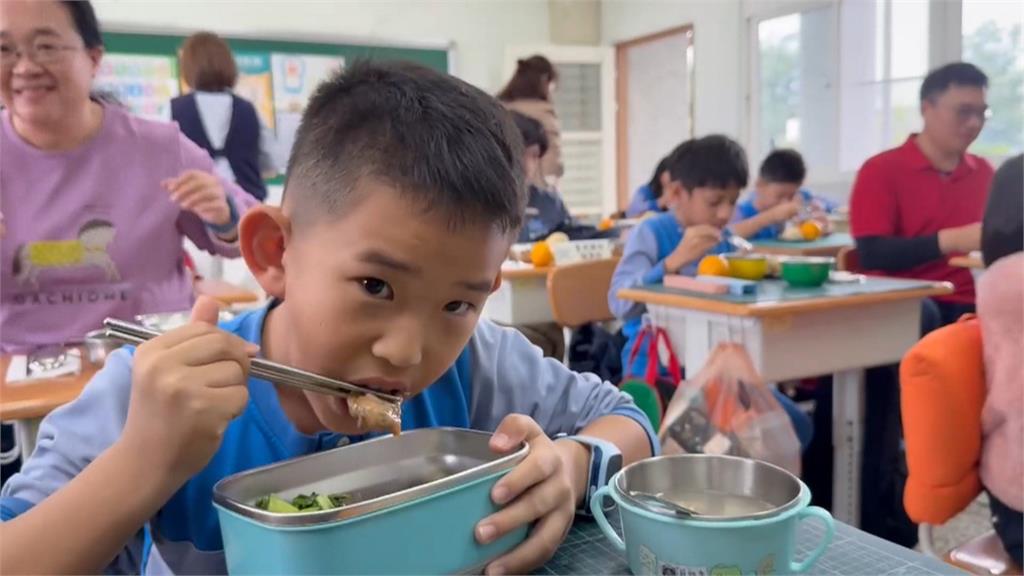 台東公立國中小營養午餐全面免費　饒慶鈴：把關食安