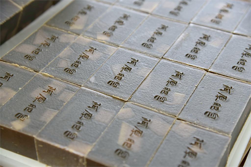 首座三大製造驗證冷凝熟成手工皂廠誕生 阿原肥皂回饋同步啟動
