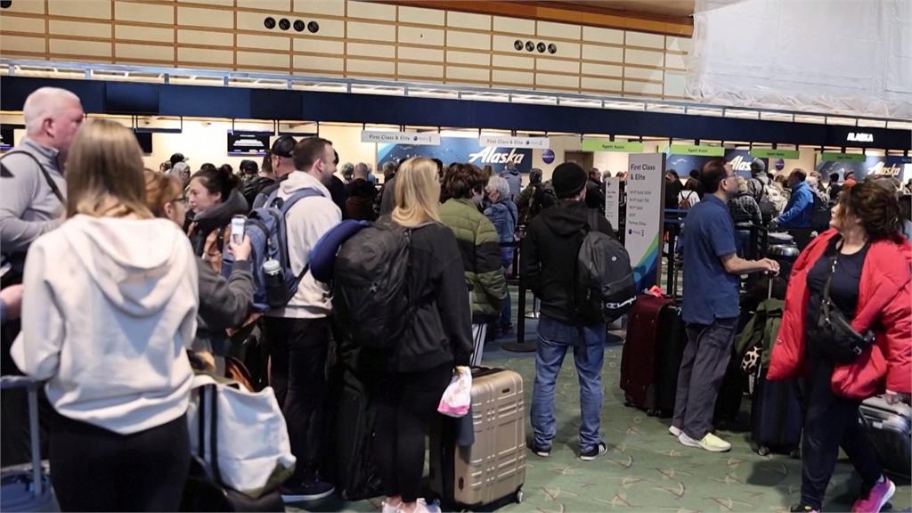 空中驚魂! 飛機窗戶半空被吹走 美國全面檢修波音737 MAX 9