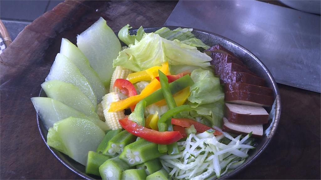 苗栗無菜單餐館三面環山 吃飯配雲海超享受