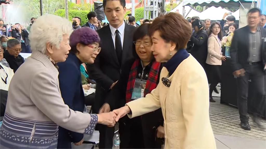 228追思會受害者家屬「無聲抗議」　台派團體要蔣萬安下跪道歉