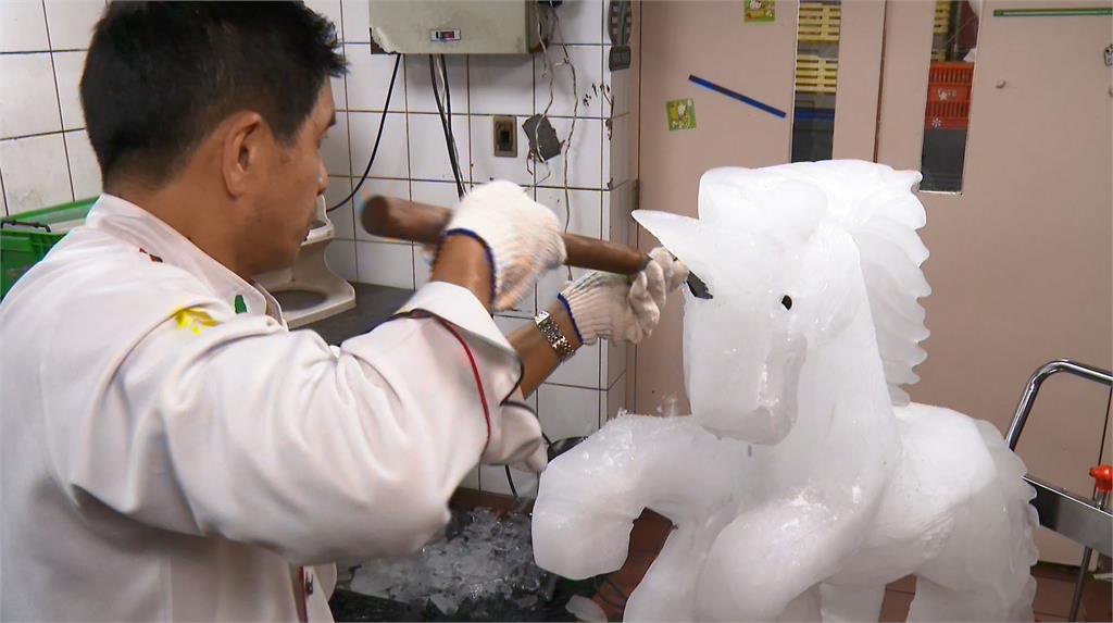 飯店隱藏員工！　冰雕師、花藝師成最強幕後推手