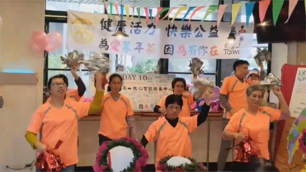 盲人環台公益路跑第10天 為台東牧心募集愛心年菜