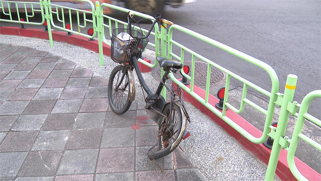 搶快沒注意?斑馬線停等仍釀悲 公車起步撞死騎腳踏車婦人