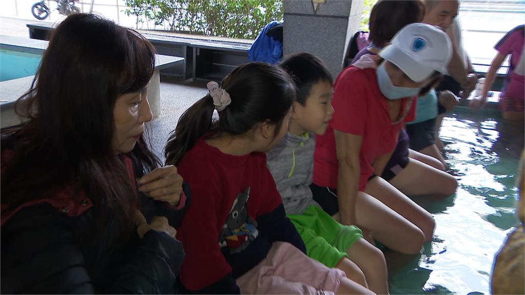 今晚至明晨最冷! 入冬最強冷氣團報到 北投泡腳池現人潮