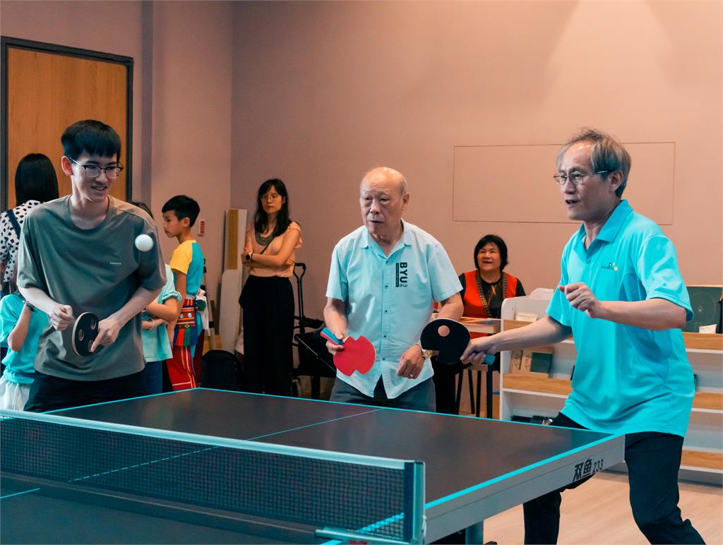 揮灑汗水,築夢乒乓: 從國手到教練,林家瑜的乒乓球人生故事