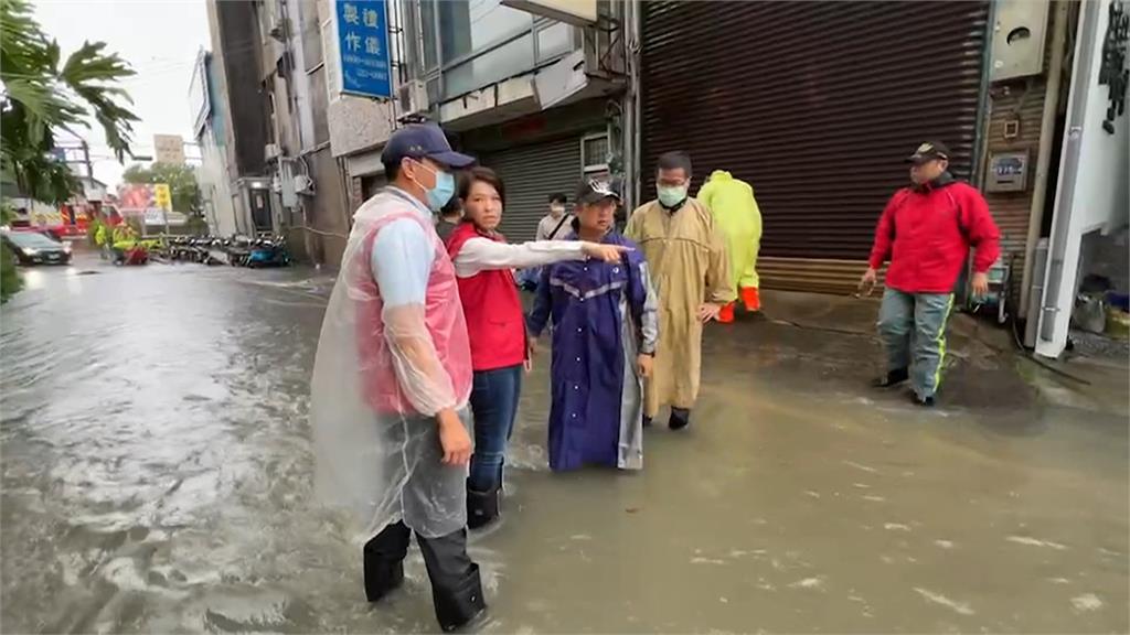 凌晨大雨新竹地區多處淹水　香山高中緊急宣布停課一天