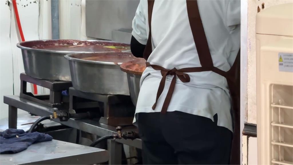 大肥鼠廚房覓食趴趴走 網友目擊嚇壞