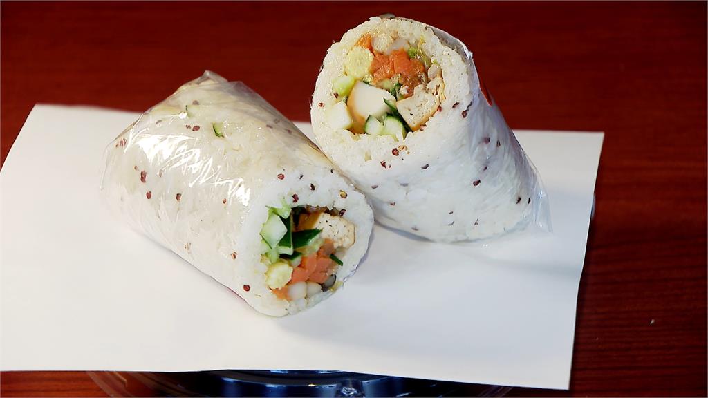 飯糰玩創意包入蔬菜、芋泥 花椒皮蛋吃來麻辣鮮香