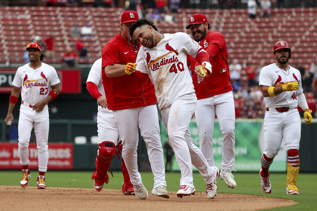 MLB(影)/皇家明星游擊手演出超人撲接 和紅雀雙重賽各一勝一敗