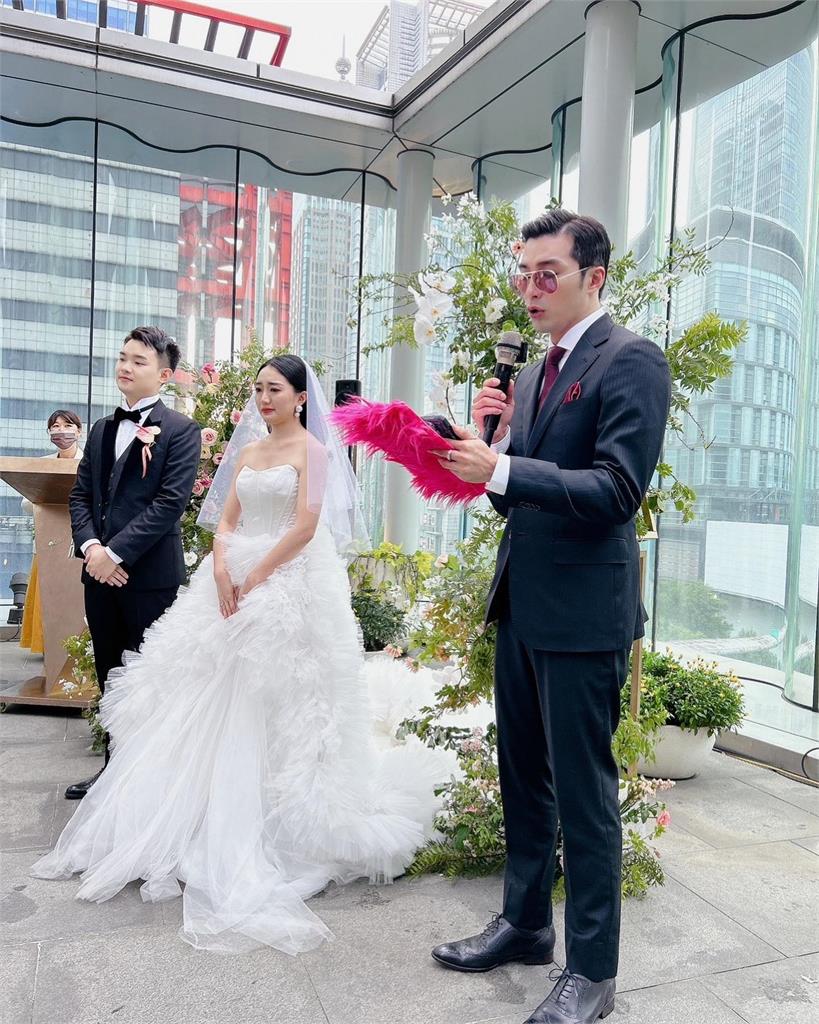 賀軍翔喜嫁妹妹!兄妹罕同框「神仙顏值」正破天花板2.3萬人嚇傻