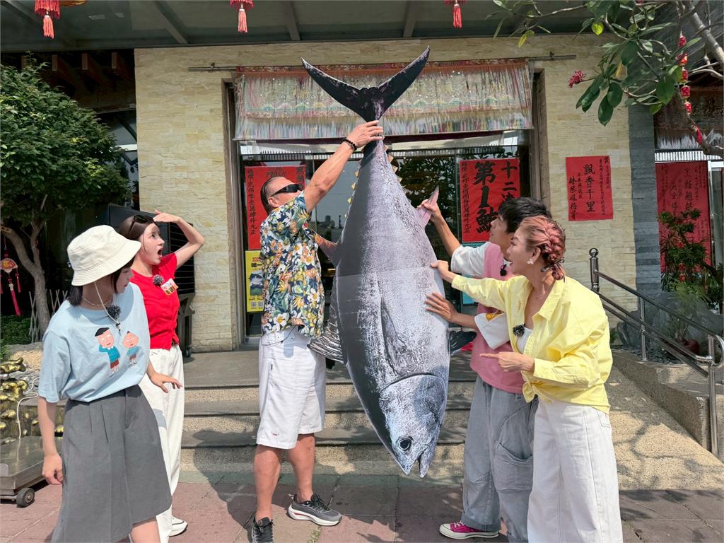 「水上鋼鐵人」教練保證「不會飛太高」！南珉貞嚇得中韓文崩潰大叫最後直呼「好玩」