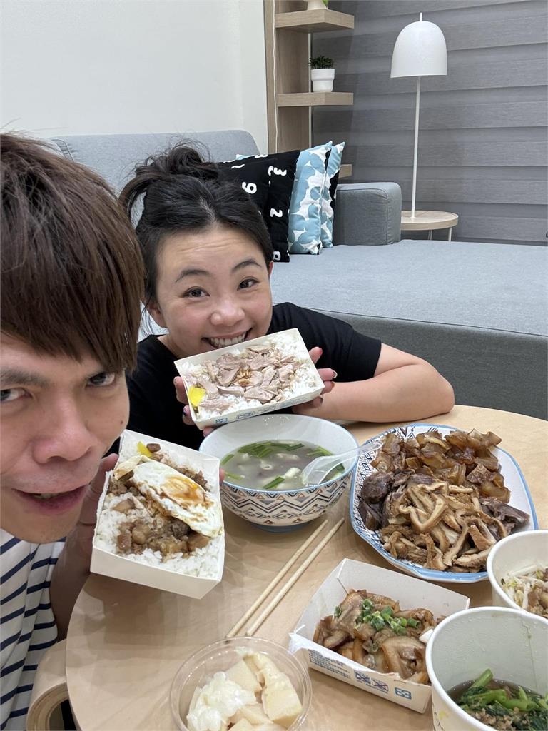 二伯公開「大巨肚」三寶疑駕到!私下真面目流出…網嚇壞:真假拉