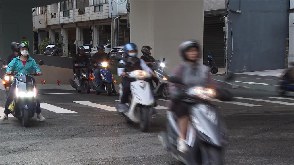 竹北中正東路地下道翻修完工　居民讚：乾淨又明亮