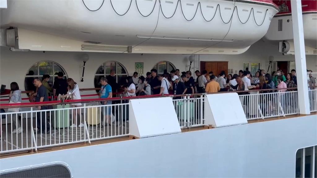 靠港那霸前1小時喊卡！　旅客氣炸質疑船有問題　業者急澄清