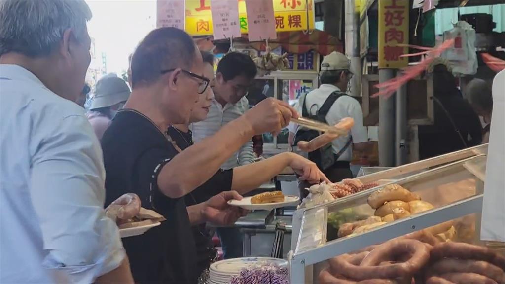 全台瘋跨年！帶動觀光人潮　夜市攤商備戰搶賺連假財