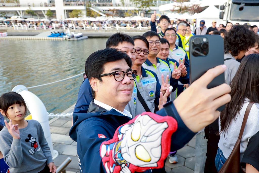 快新聞／陳其邁全力打造！超人力霸王降臨愛河灣　高雄冬日遊樂園盛大登場