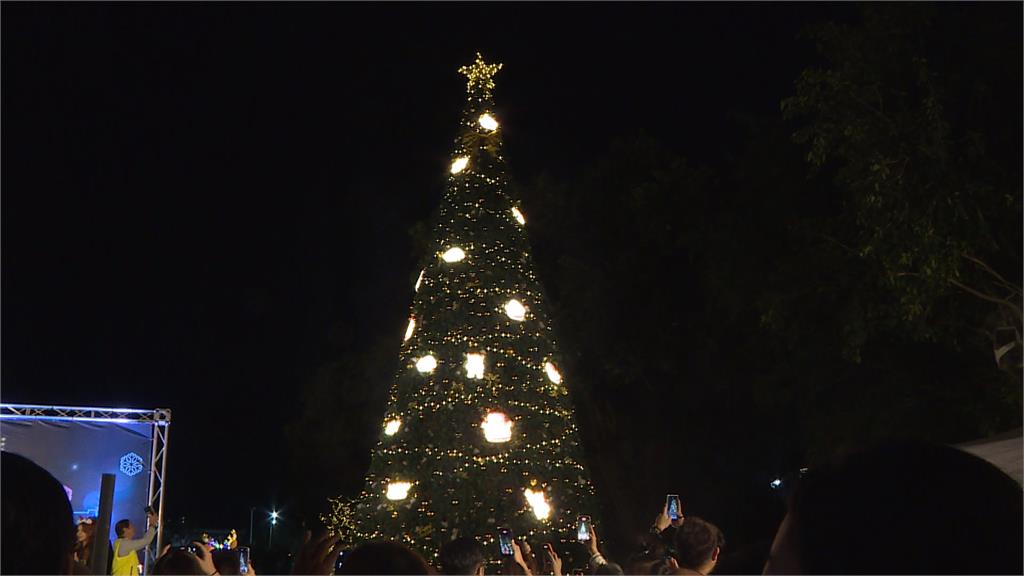 2025苗栗耶誕城點燈　竹南公園指定「浪漫飄雪」至明年1/4