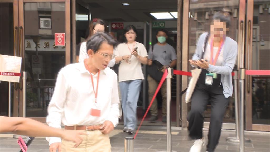 狗仔風暴!中央社女記者辭職 黃國昌開直播反擊王義川「我犯什麼法」