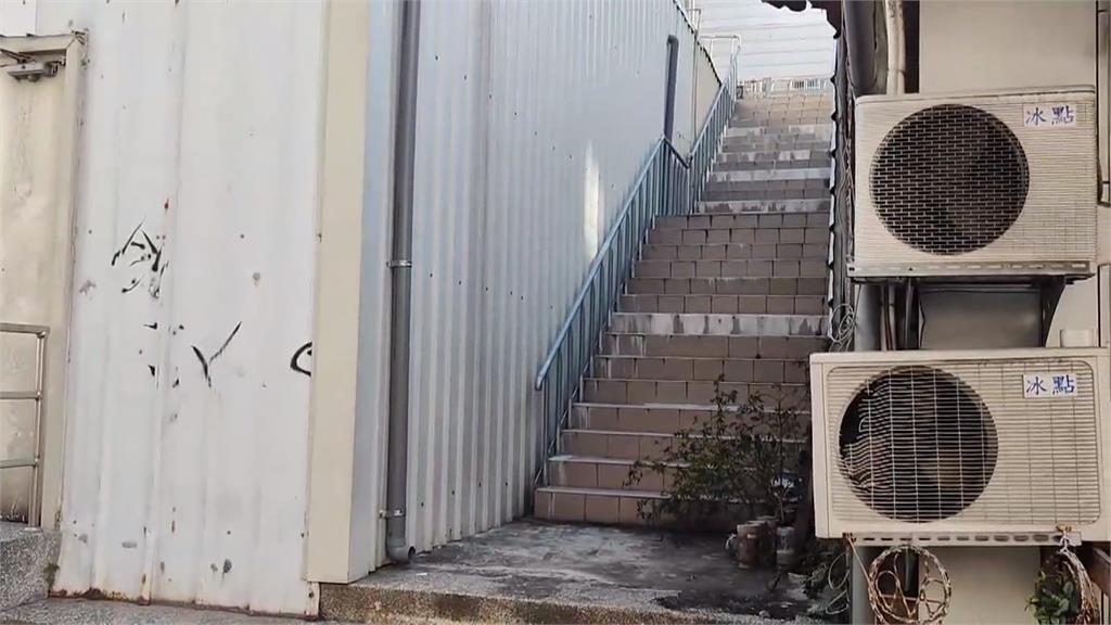 長髮女詭異蜷縮逃生梯 真相... 喝太醉 不小心睡著