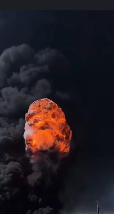 快新聞/台南塑膠工廠爆炸!延燒9小時 消防局出動泡沫化學車待命