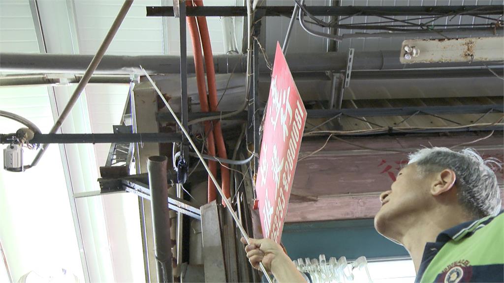 台南觀光市場整修修到漏水 違建占用問題市府「沒法度」