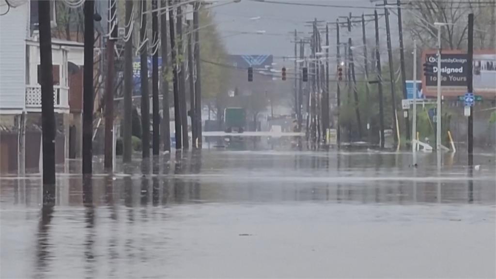 美國強風暴雨引發洪水至少18人死亡 恐現「28年來最高水位」