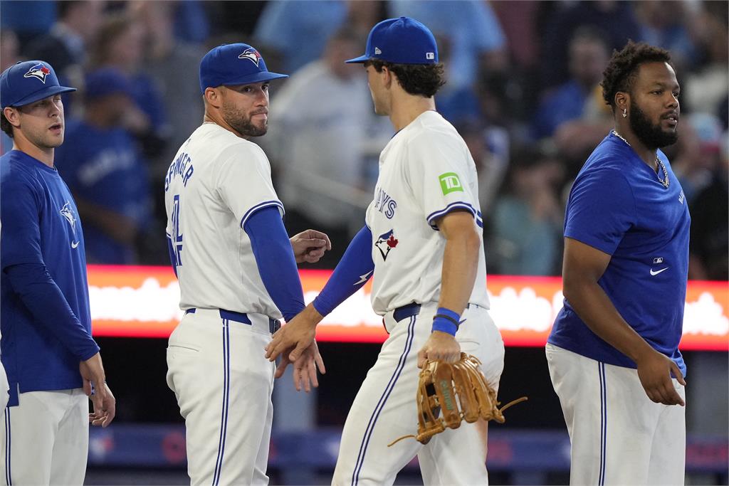 MLB（影）／春天哥雙響砲發威！　藍鳥瘋狂開轟單場5支全壘打電爆紅人