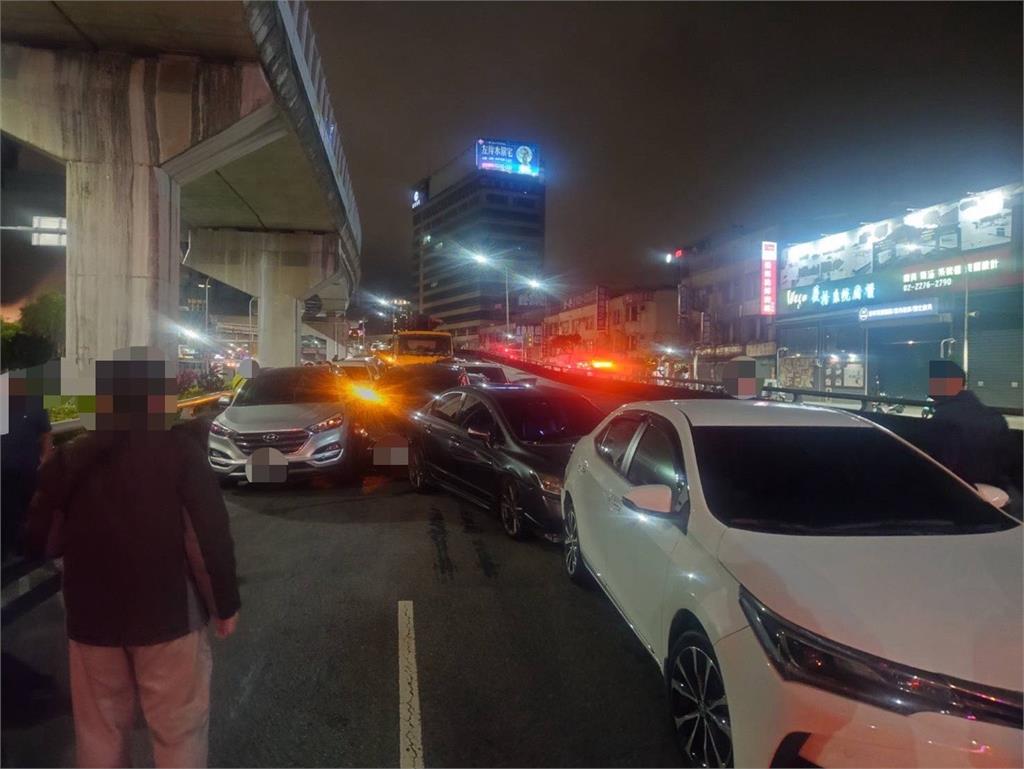 下班時間塞爆 新莊大漢橋17車連環撞!水泥車疑煞車失控釀禍