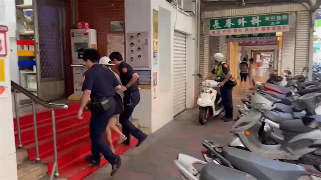 引賊入室!女跟朋友借廁所 竟順手摸走四面金牌