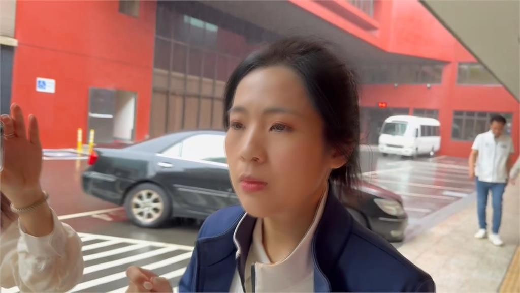 「被抓前3天才幫護航」徐巧芯前助理PTT帳號曝光!四叉貓笑了:幫QQ