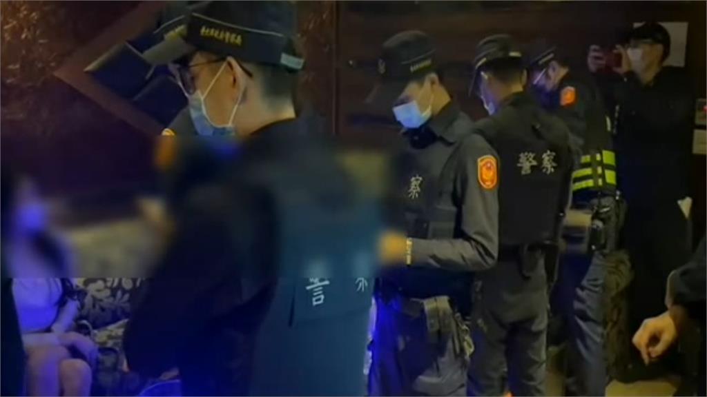酒店復業首日 北市警臨檢小黃卡