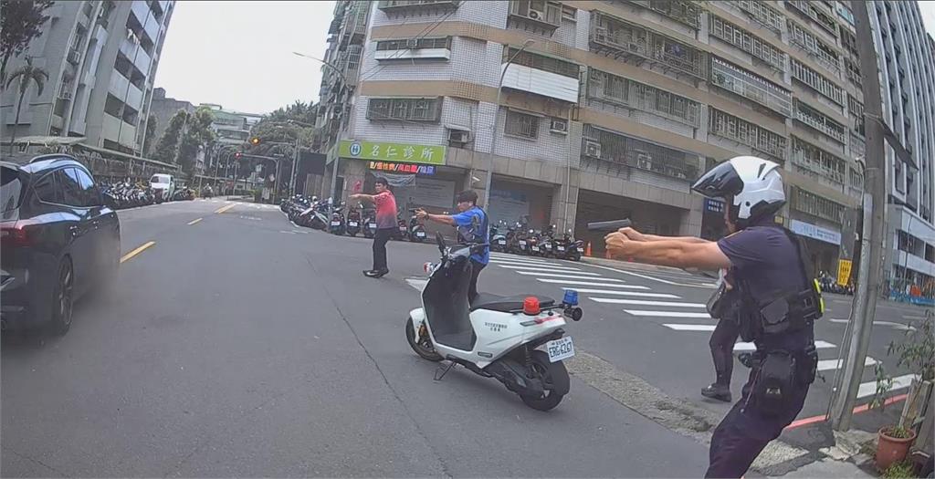 快新聞／土城毒駕猛衝撞！警方連開16槍成功逮捕　傷亡情況曝光