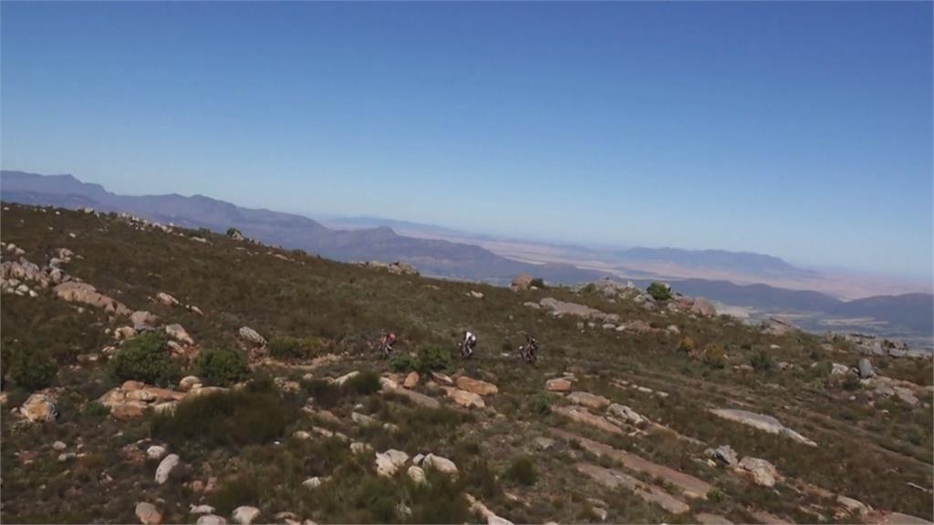 砂石.荊棘賽道考驗極限　全球最艱難自行車山地賽南非登場