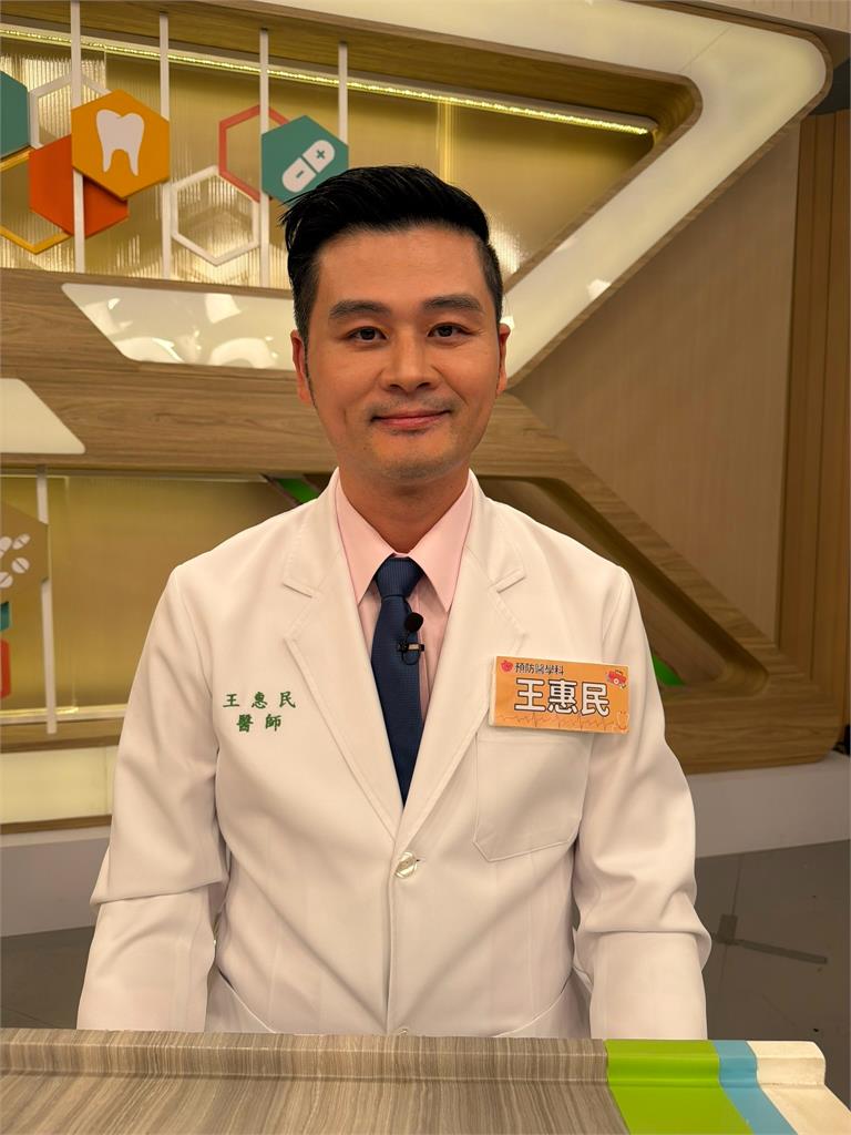 自豪不用葉黃素保健品！王思佳瘋狂追劇後一早醒來視線全霧了