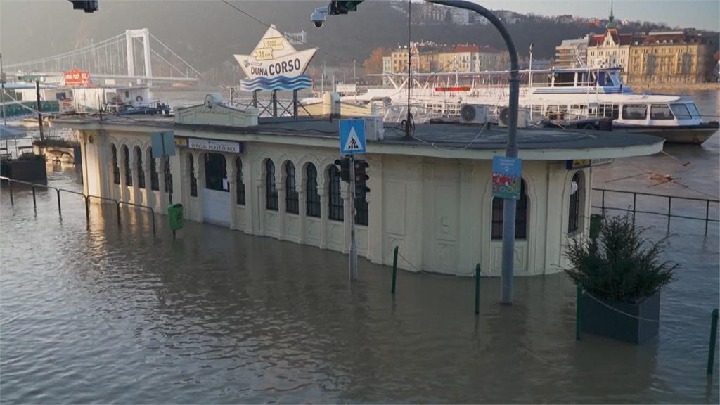 多瑙河水氾濫創紀錄　匈牙利首都堤防遭淹沒