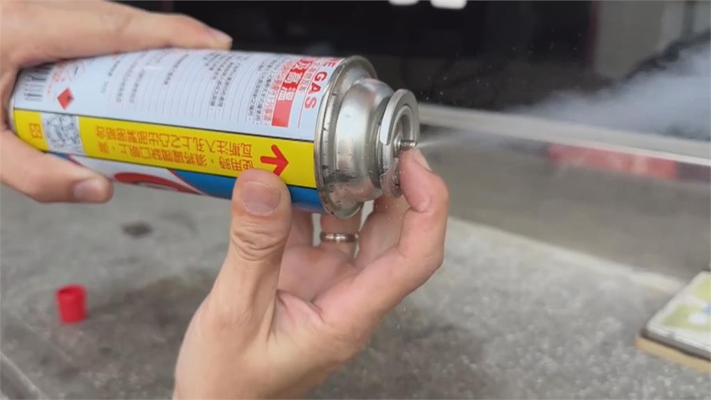 高雄當舖員工點火驗黃金　噴槍竄火險燒掉整間店