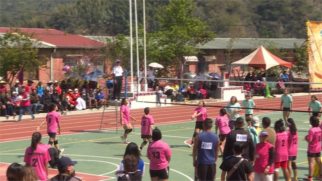 男學生「拍肩安慰女同學」反被告？律師揭騷擾成立「2關鍵」：不會單頻感覺決定