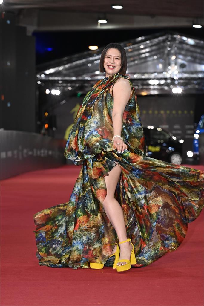 金鐘60/精彩紅毯造型一次看!安心亞粉色戰袍「正面大透明」阿Ken也凍未條