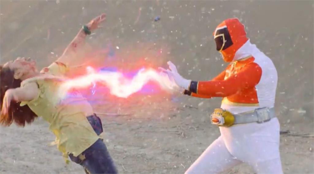 異言堂(影)／粉紅戰士大戰殭屍　導演徐紫柔用奇招　讓外婆延緩失智