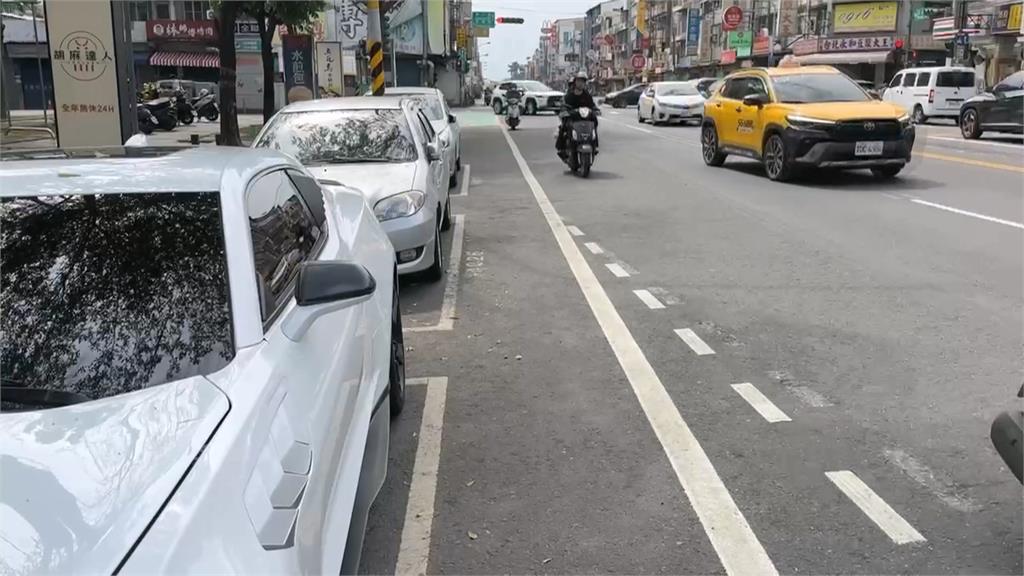 見前妻上男友人車 醋意大發 男子「機車打橫」攔車爆衝突