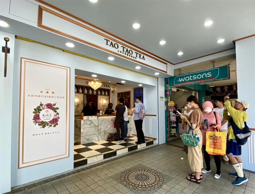 奶茶控狂推古典玫瑰園「英式羅亞奶茶」 7-11強勢開賣,