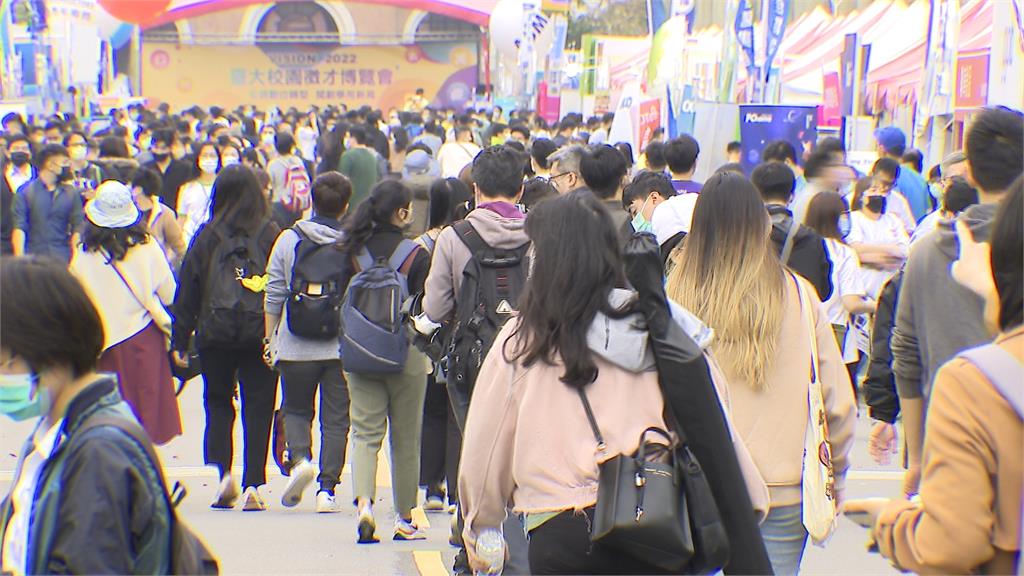 AI浪潮來襲!科技廠搶「研發替代役」 提前預約人才
