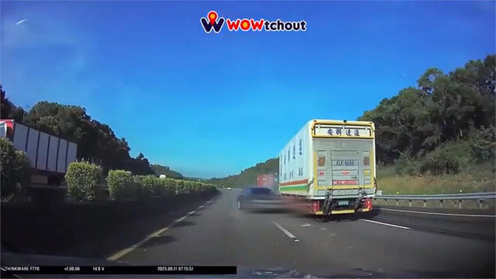 國道驚魂！聯結車變換車道不當　轎車遭撞「轉不停又挨撞」