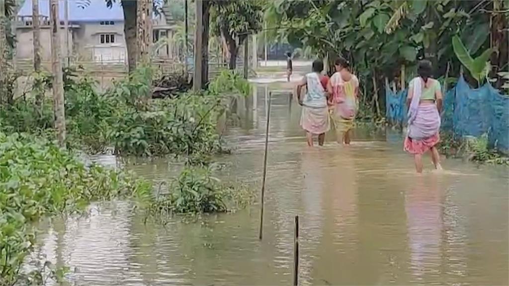 豪雨！印度阿薩姆省一片汪洋　影響12萬人、780座村莊遭滅頂