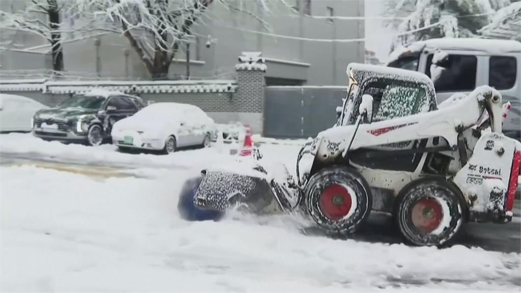 南韓首爾降雪破117年紀錄 陸空交通大亂釀3死