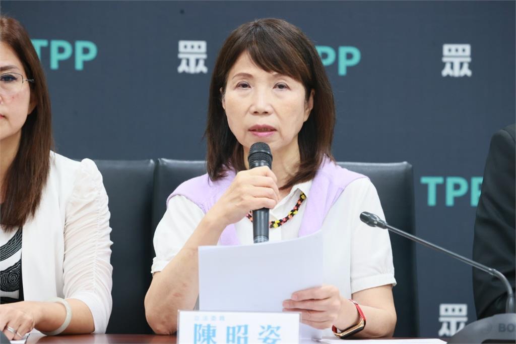 快新聞/三黨有共識!健保平均點值「0.95元」 民進黨團簽字了