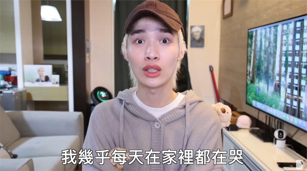 鍾明軒被控統戰遭公司「提前分手」！他親揭「解約內幕」認：每天都在哭
