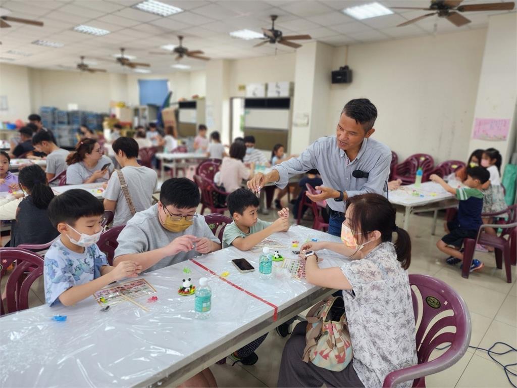 快新聞/縣黨部辦捏麵親子活動 主委陳詩弦:民進黨政府最關心苗栗發展